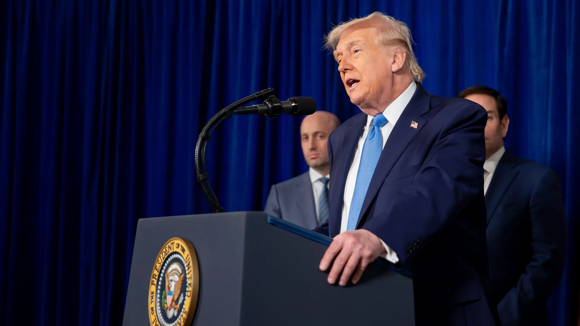 Trump amenaza a Petro con que puede haber también una «misión de EEUU» en Colombia