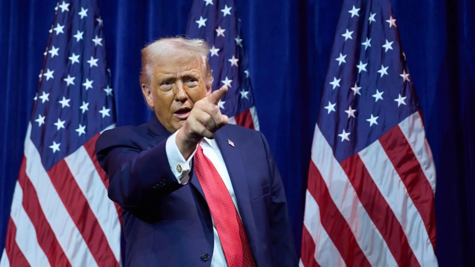 La Casa Blanca afirma que Trump no descarta usar al ejército para controlar Groenlandia