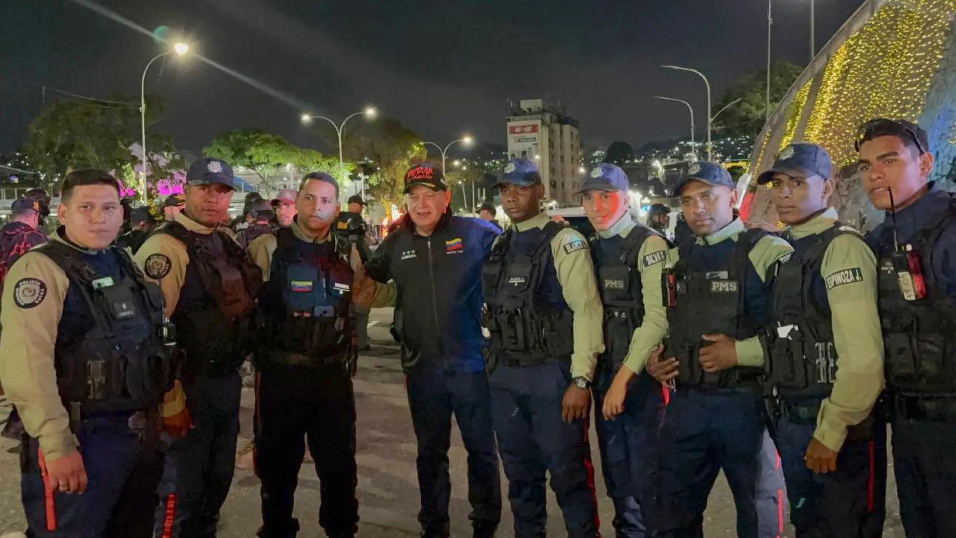 Diosdado Cabello recorre Caracas rodeado de militares para supervisar el despliegue de seguridad: «¡Leales siempre!»