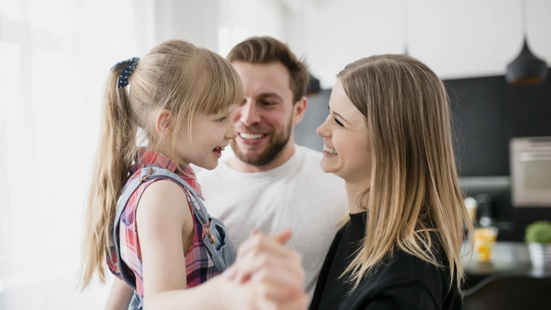 Juan Miguel de Pablo Urban, psicoterapeuta familiar: «Pretender dar la imagen de ser padres perfectos es una trampa peligrosa; hay que normalizar el error»