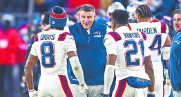 Mike Vrabel quiere que los Patriots acepten la presión de playoffs