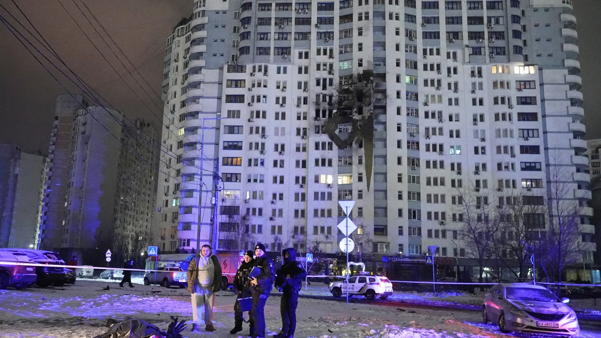 Al menos cuatro muertos y una veintena de heridos en un ataque ruso sobre Kiev