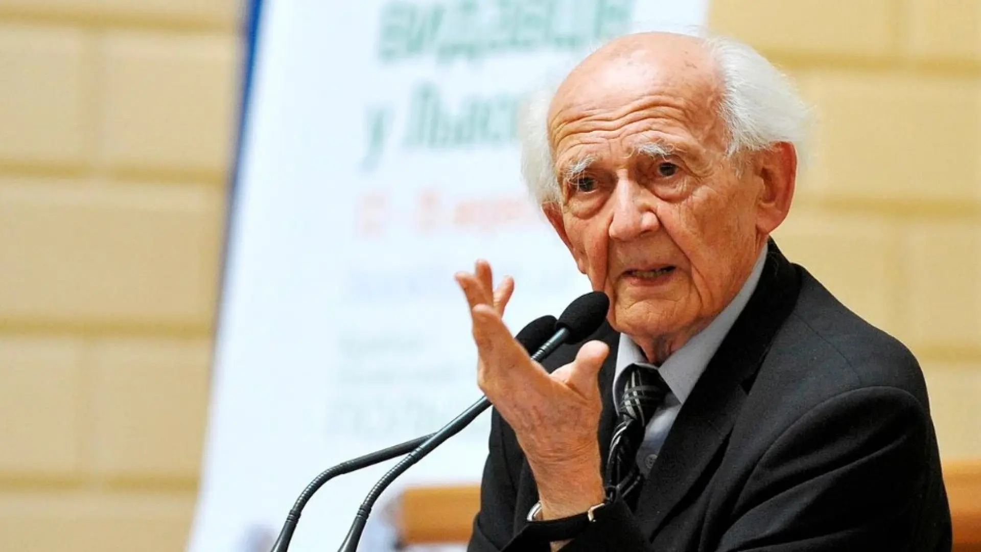 Zygmunt Bauman, filósofo: “La estrategia de hacer feliz a la gente elevando sus ingresos no parece que funcione”