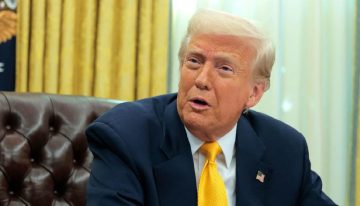 Trump viaja a Davos con la mirada puesta en casa