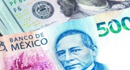 Peso mexicano avanza tras debilitamiento del dólar