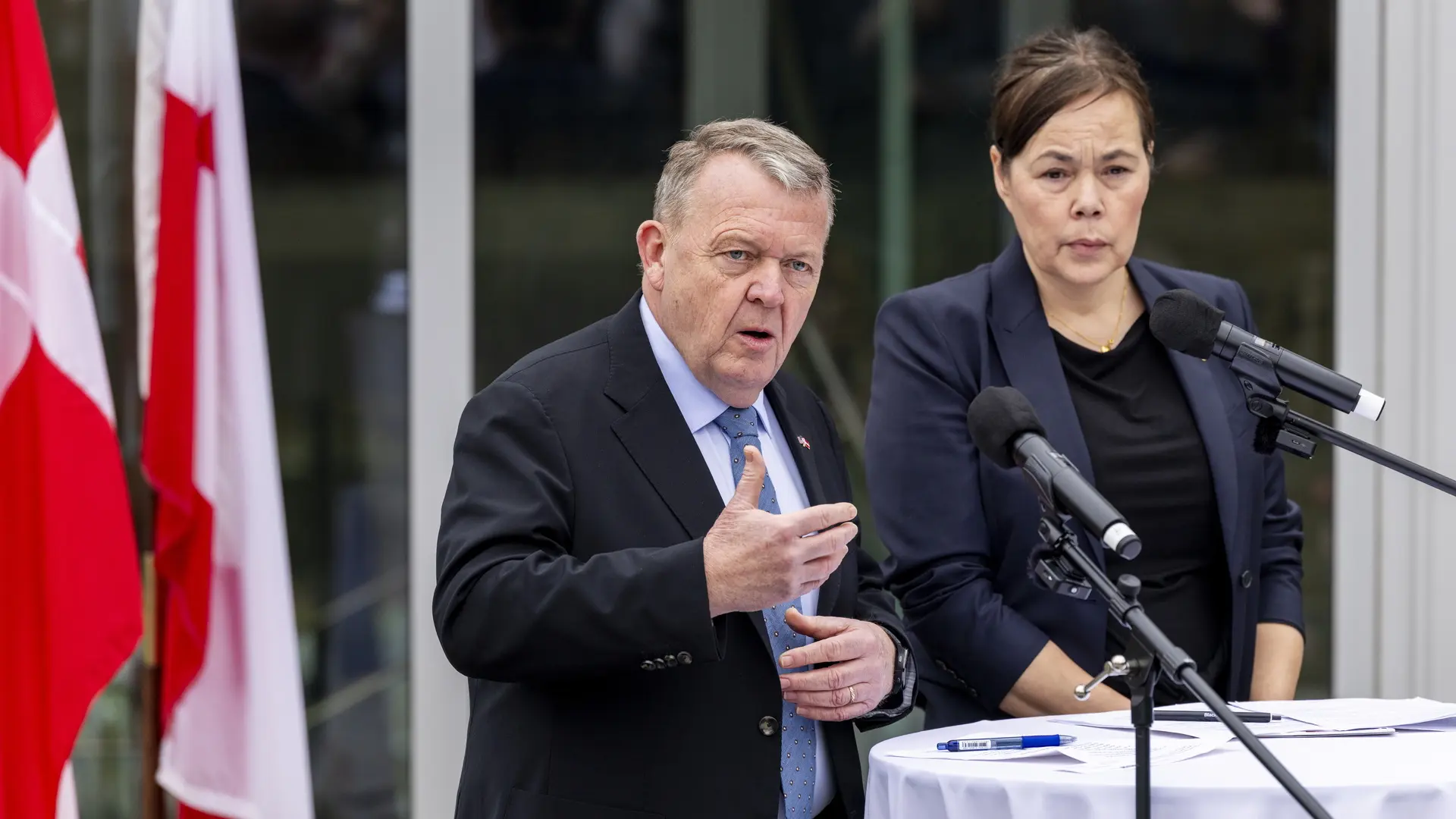 Dinamarca asegura que la postura de Trump sobre Groenlandia está intacta y no descarta que EEUU intente la anexión militar