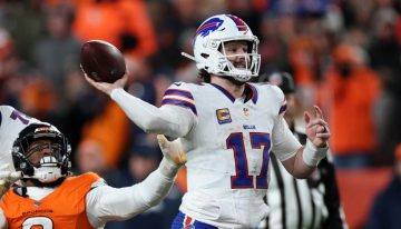 Broncos eliminan a Bills en la prórroga en una noche aciaga de Allen