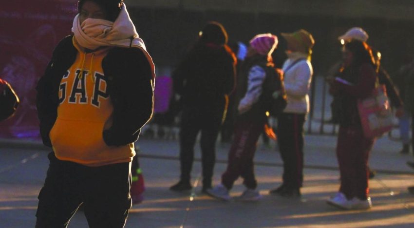 Frente frío 29 mantiene lluvias y vientos intensos