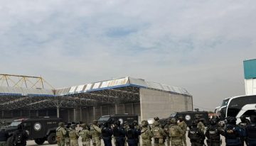 Harfuch anuncia el tercer envío masivo de narcos de México a Estados Unidos: ¿Qué se sabe?