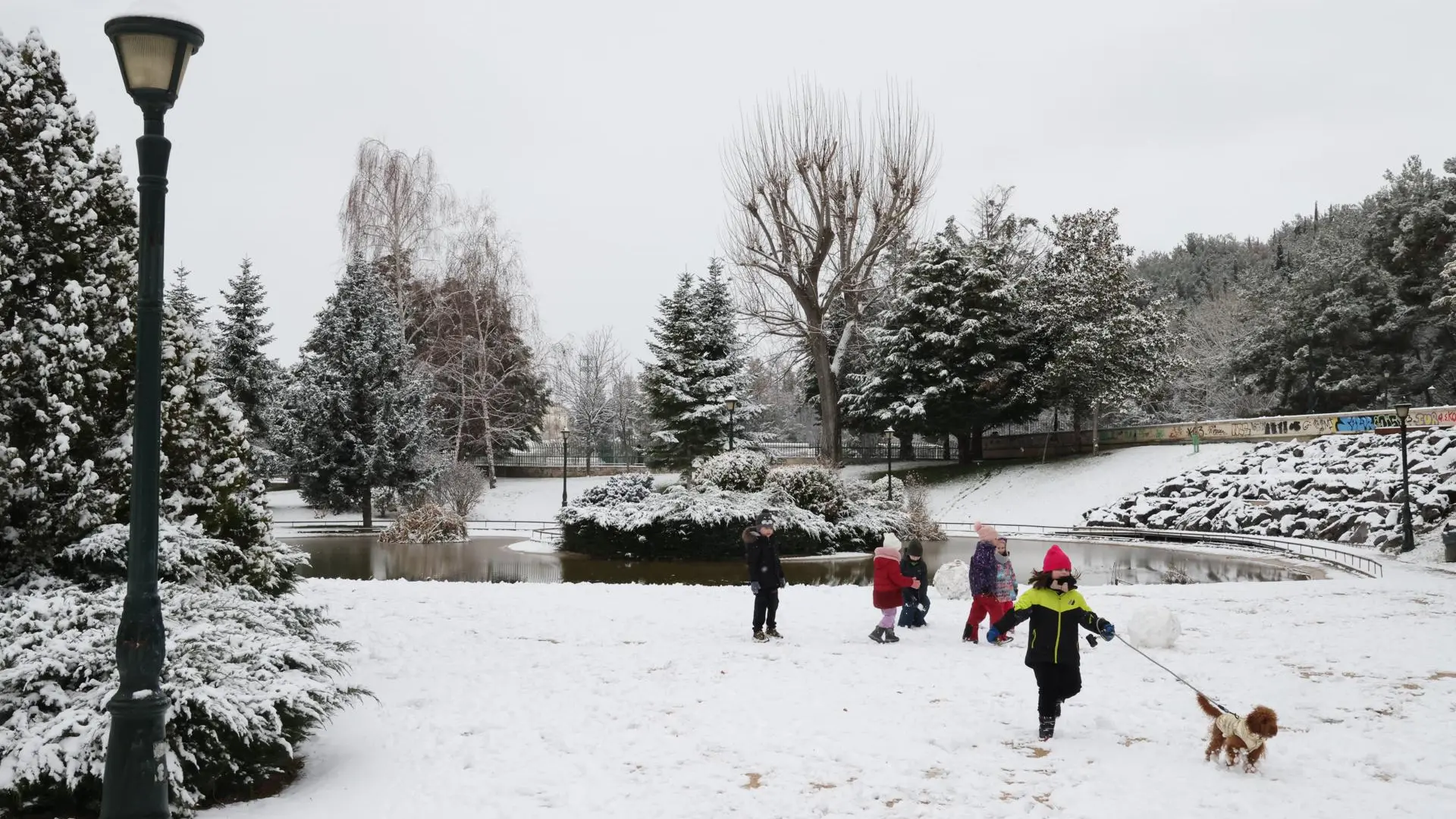 Alerta roja en Grecia ante un temporal extremo de nieve y lluvias torrenciales: varios pueblos están incomunicados