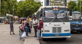 El transporte público de pasajeros en Venezuela cerró el año 2025 «con los cauchos espichados»