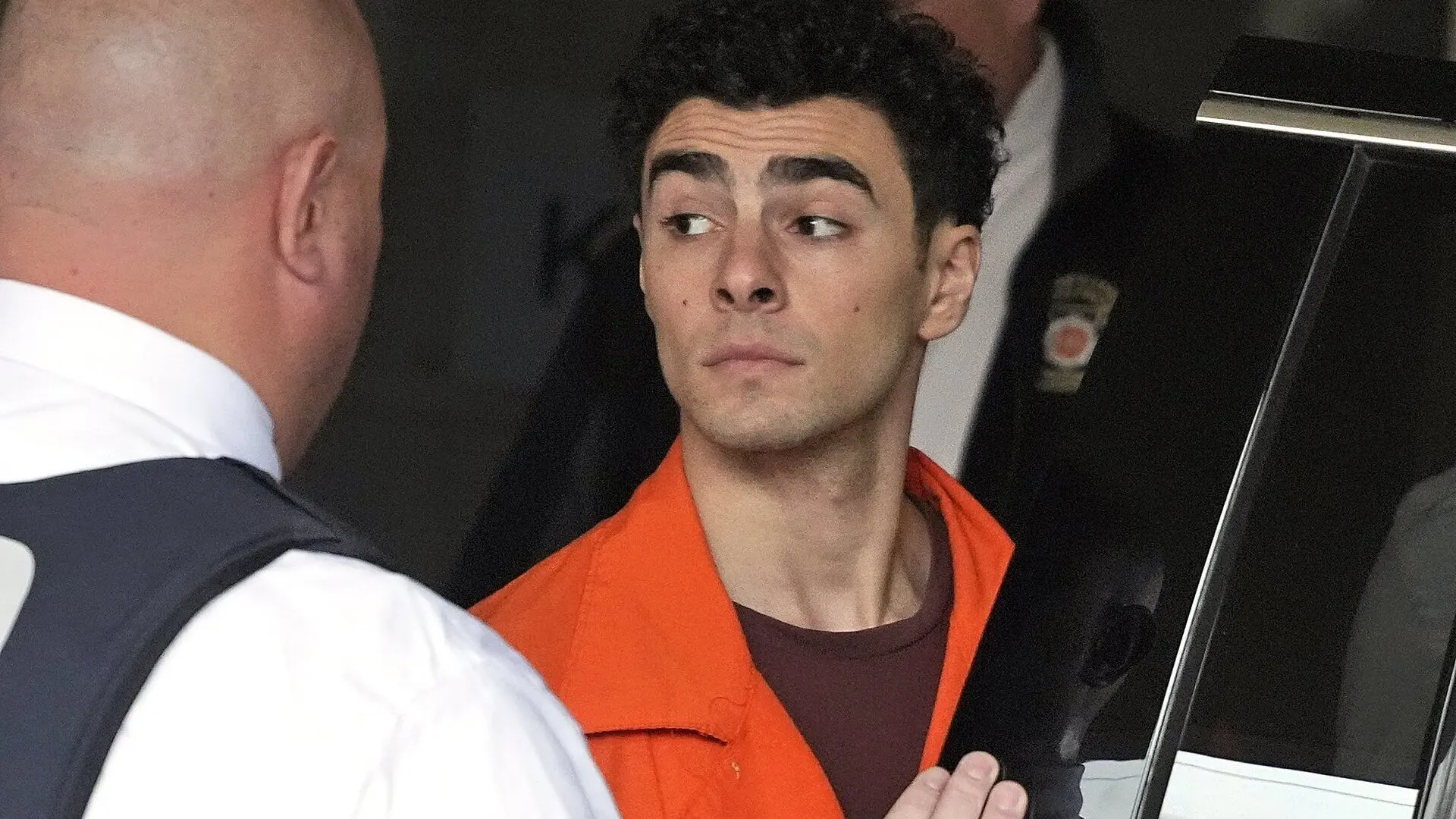 Un hombre finge ser del FBI para intentar liberar a Luigi Mangione de la cárcel antes de su audiencia del viernes