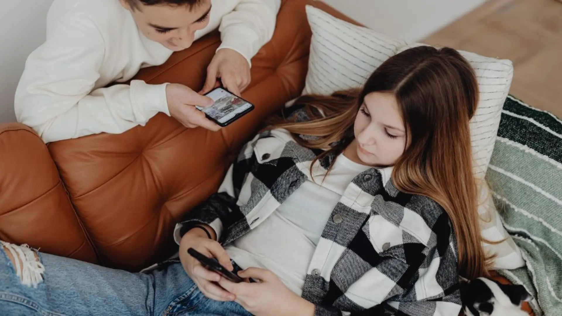 Los diputados franceses aprueban prohibir las redes sociales a menores de 15 años