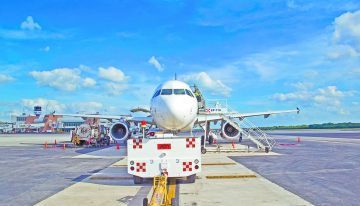 Nevadas en EU y tensión en Jalisco cancela vuelos en Cancún