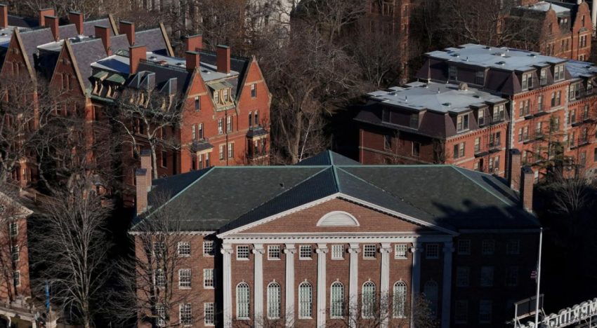Gobierno de Trump demanda a Harvard para obtener información sobre admisiones de estudiantes