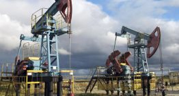 Petróleo sube más de 1% por la tensión entre EU e Irán y a la mejor demanda