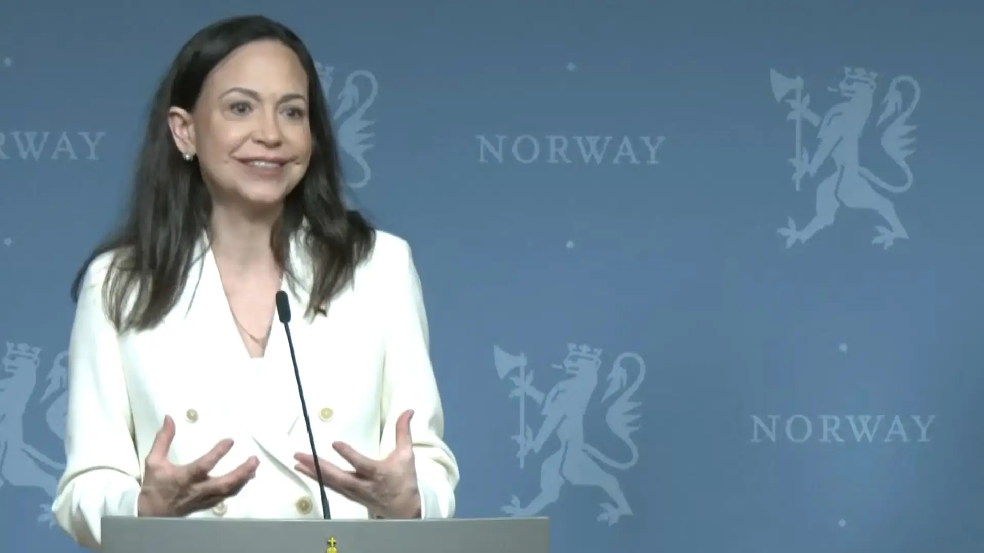 María Corina Machado celebra la excarcelación de un activista detenido hace más de 4 años