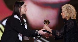 «Wildflower», de Billie Eilish, se lleva el Grammy a la Canción del año