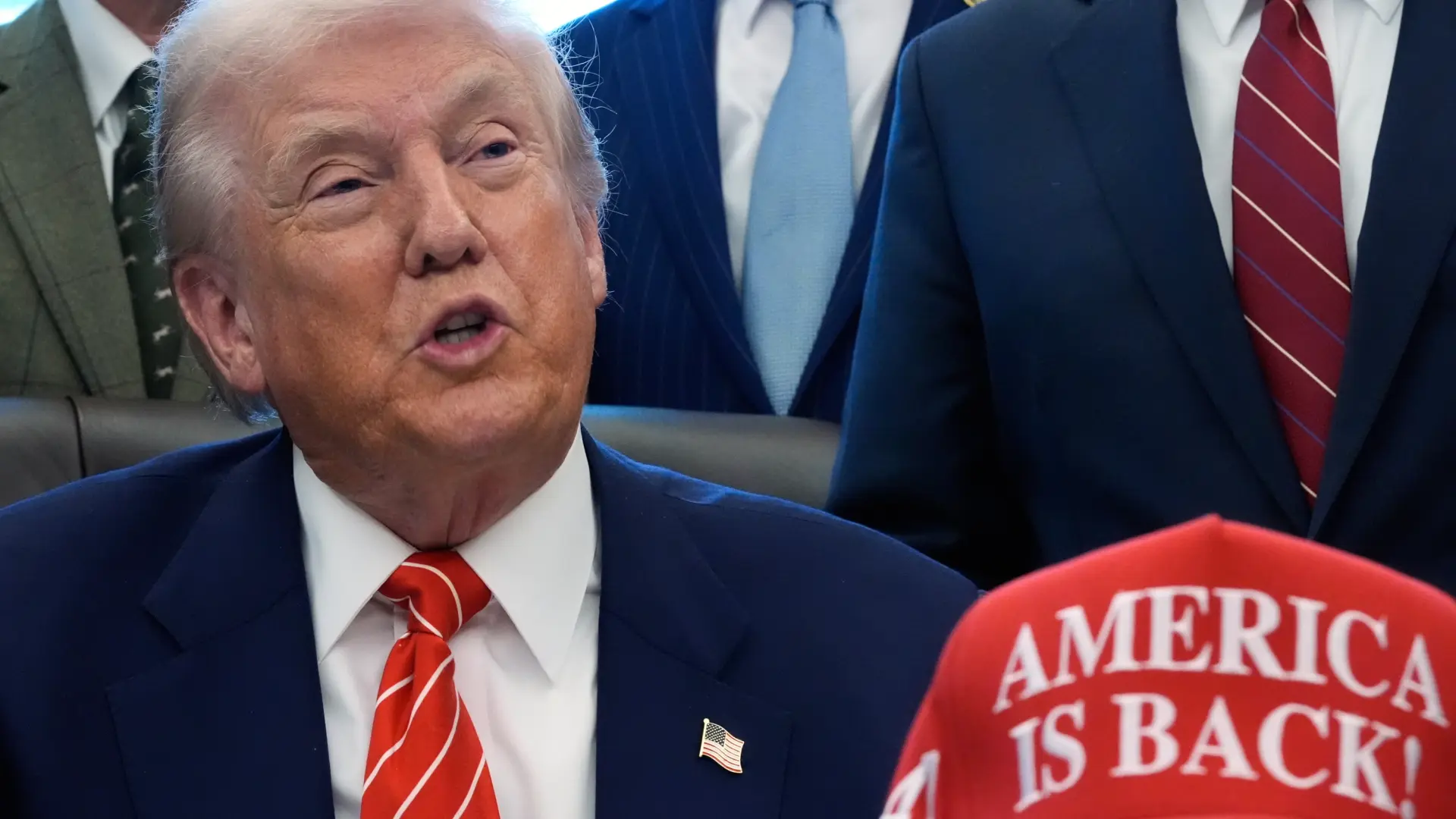 Trump dice que el líder supremo iraní «debería estar muy preocupado»