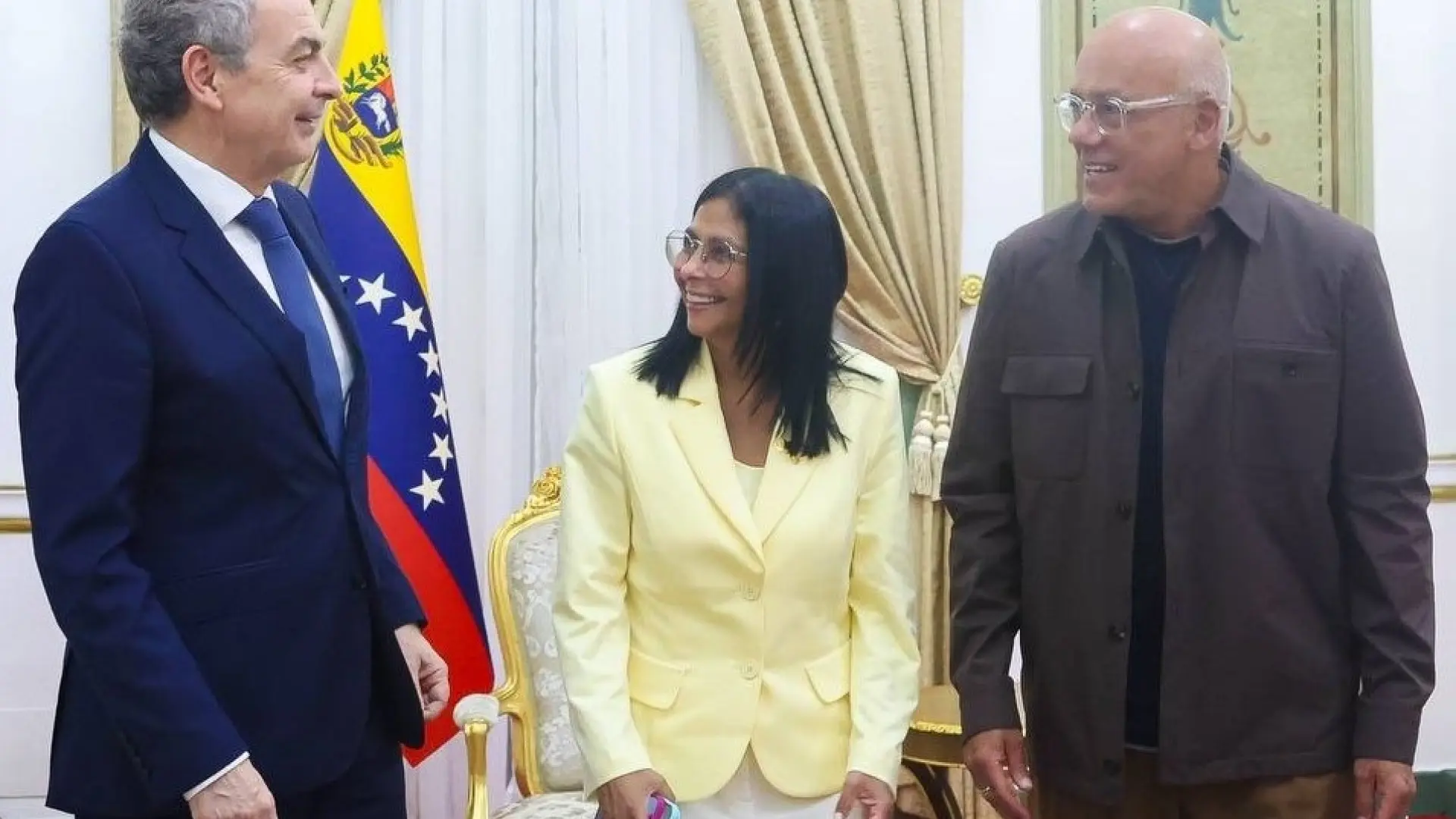 Delcy Rodríguez reafirma su compromiso con la estabilidad tras su encuentro con Zapatero en Caracas