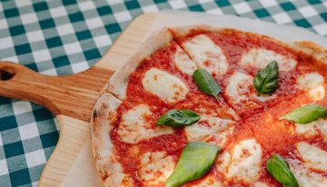 Día Mundial de la Pizza: ¿quién la creó primero? Nápoles, el tomate que la transformó y el mito