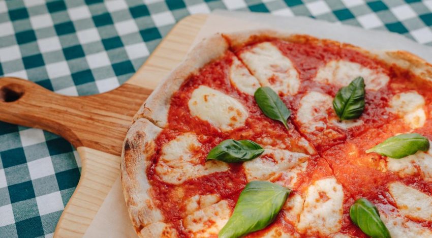 Día Mundial de la Pizza: ¿quién la creó primero? Nápoles, el tomate que la transformó y el mito