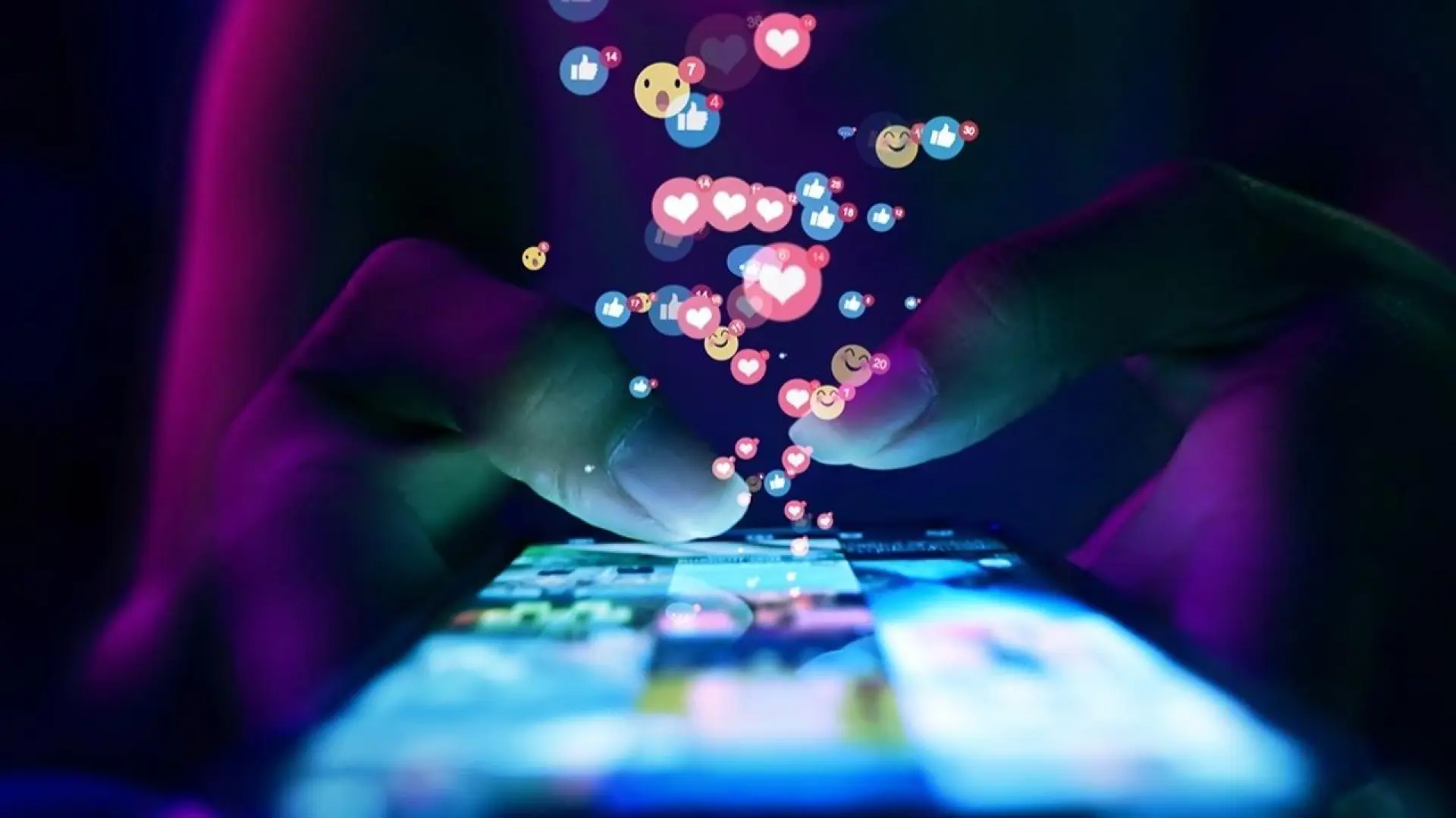 Starmer anuncia que buscará restringir el uso de redes sociales en menores de edad