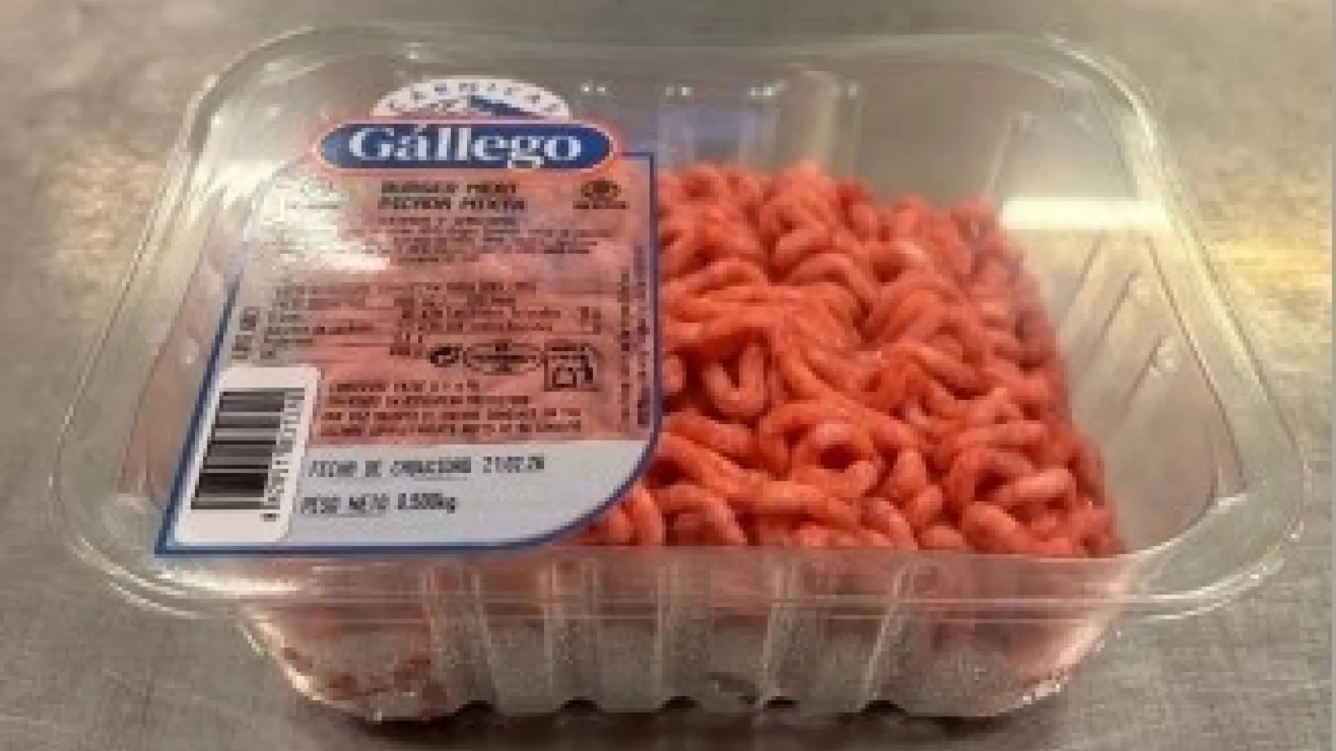 Alerta alimentaria por la presencia de plástico en un lote de carne de hamburguesa