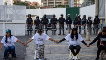 Familiares de presos políticos inician huelga de hambre en Venezuela