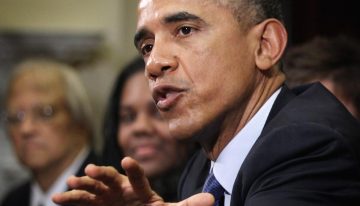 Obama lamenta falta de decoro en la política por vídeo racista compartido por Trump