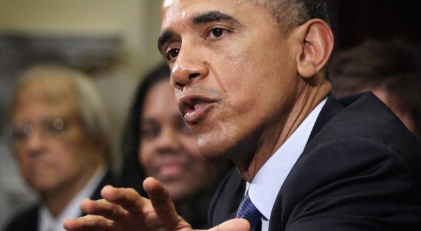 Obama lamenta falta de decoro en la política por vídeo racista compartido por Trump