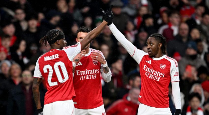 Arsenal sigue en pie por cuatro títulos esta temporada