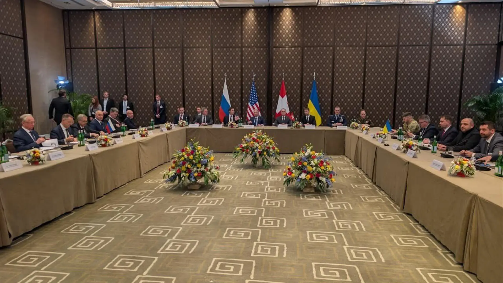 Ucrania y Rusia se centran en la cuestión territorial en Ginebra «sin expectativas innecesarias» y Trump presiona a Kiev