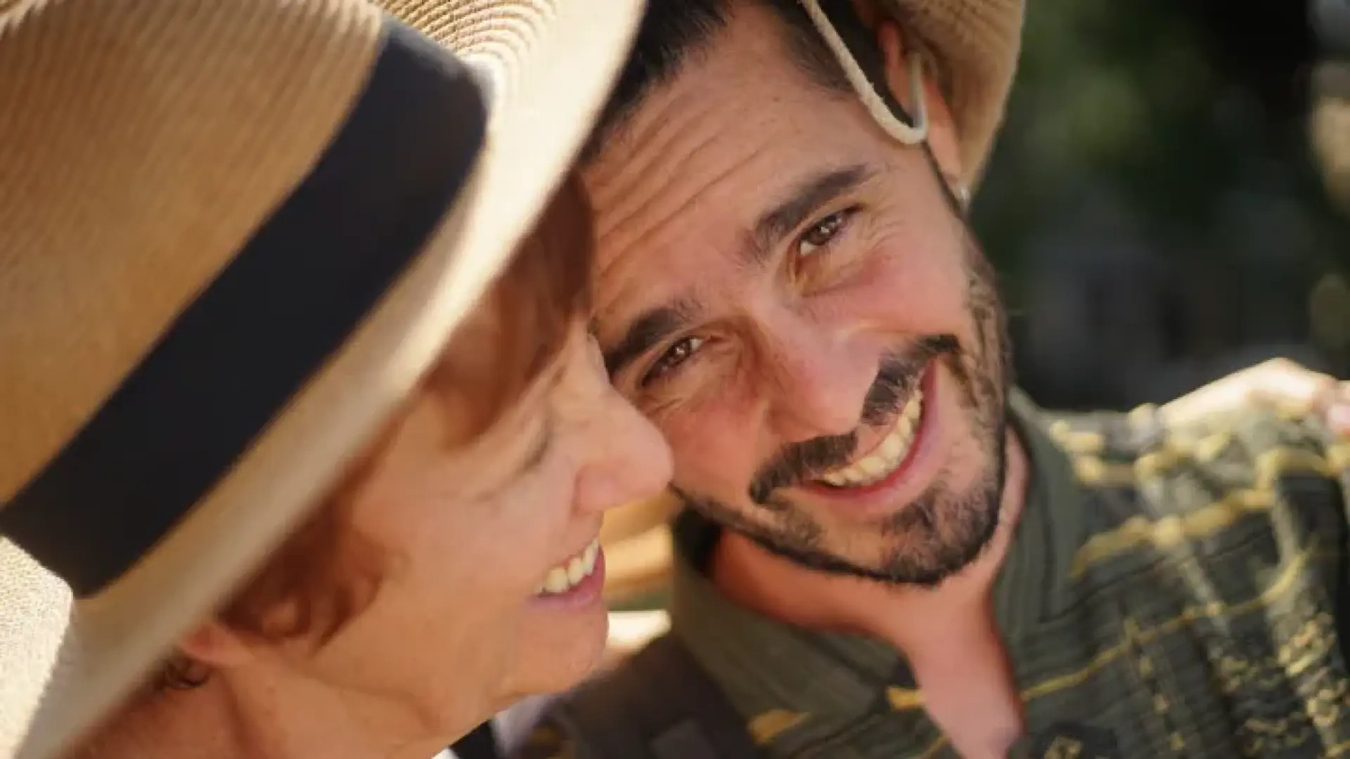 Adrián, el joven accidentado en Tailandia y repatriado gracias a donativos, ya está en Madrid: «Sigue en coma, pero estable»