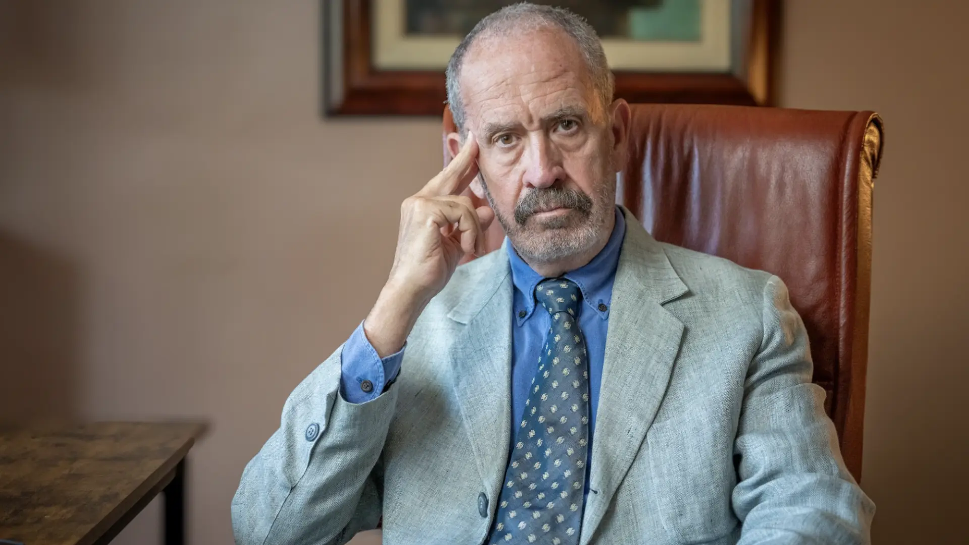 José Luis Marín, psicoterapeuta: «Cada enfermo es una historia que une el cuerpo con la emoción. No hay que mirar a la enfermedad, hay que mirar al enfermo»