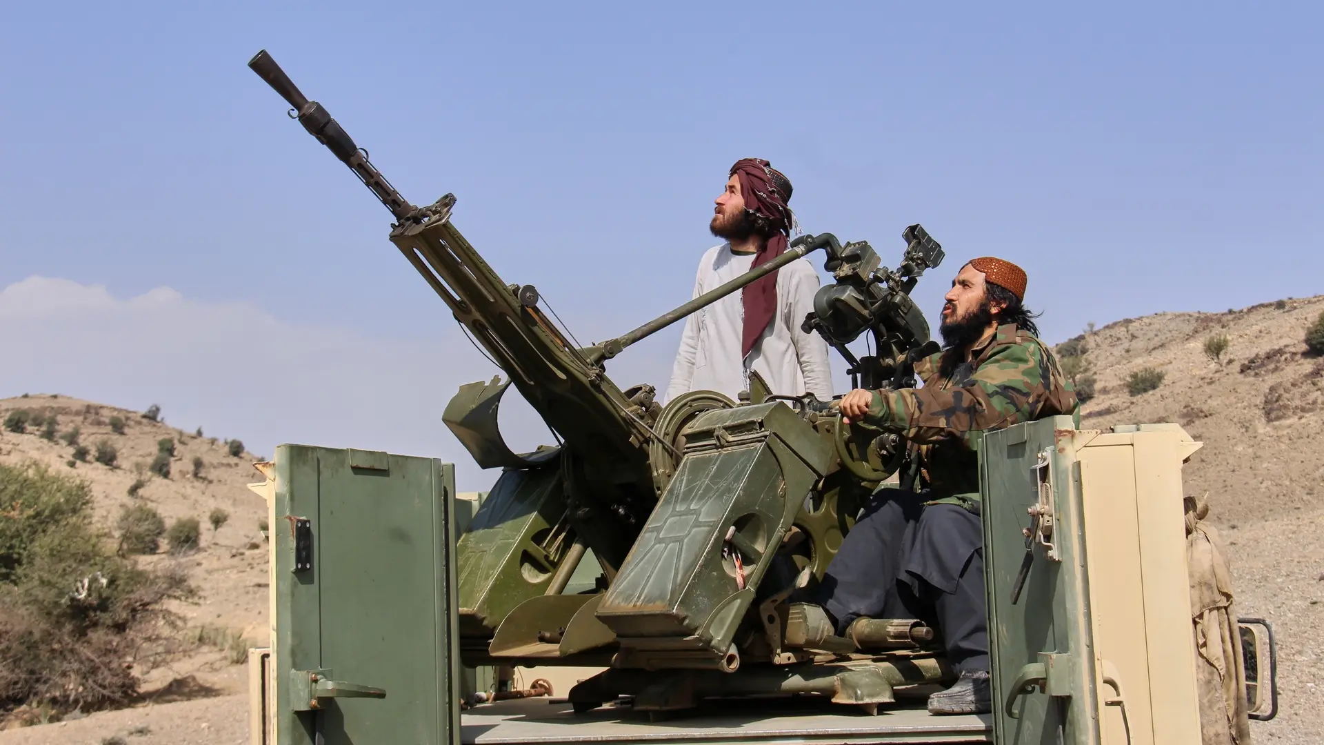 Guerra entre Pakistán y Afganistán, en directo | Afganistán responde al fuego pakistaní y ataca bases cerca de Islamabad tras la muerte de más de 200 talibanes