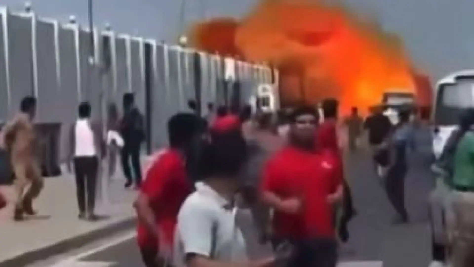 Los vídeos de los ataques de Irán a bases de EEUU e Israel: Teherán avisa de que todos sus activos en Oriente Próximo «son objetivo»