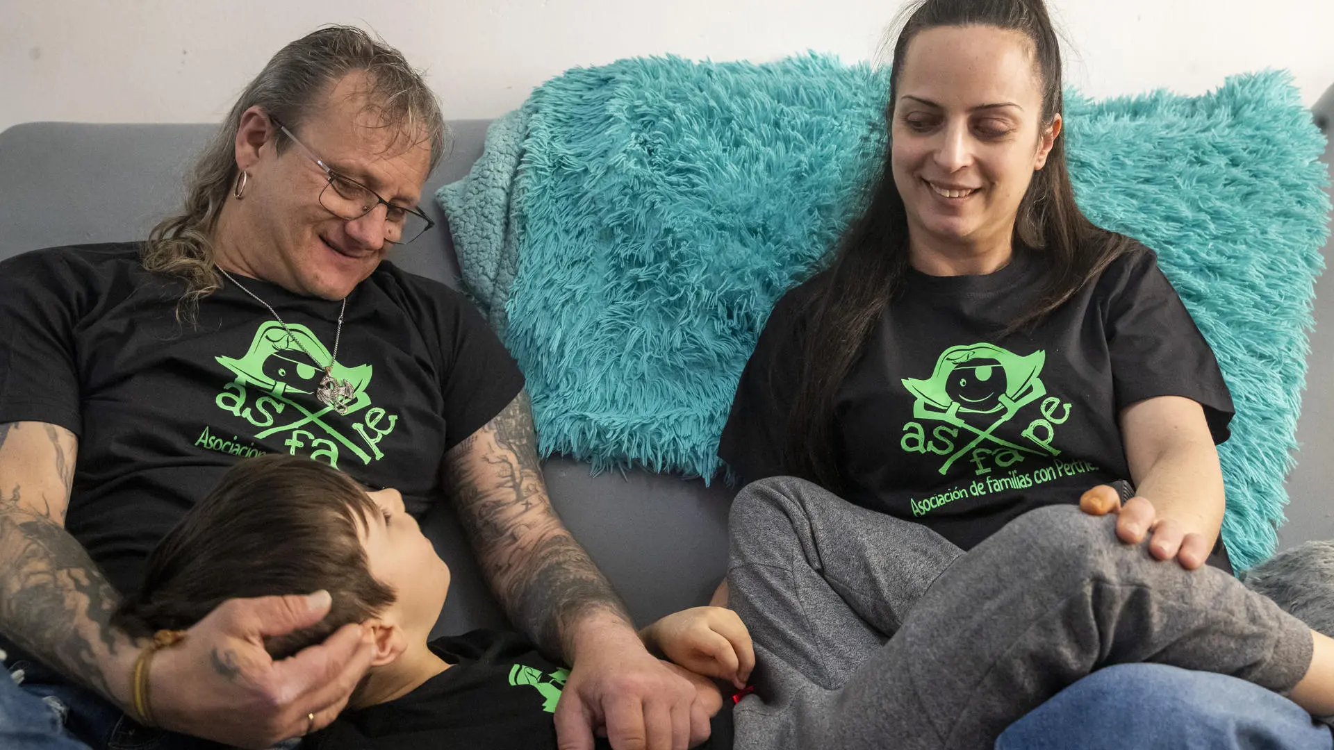 La lucha de Aren y su familia: uno de cada 10.000 niños sufre la «ladrona de infancias»