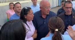 La promesa de Jorge Rodríguez a familiares de presos en Zona 7: «Estarán todos sueltos» (VIDEO)