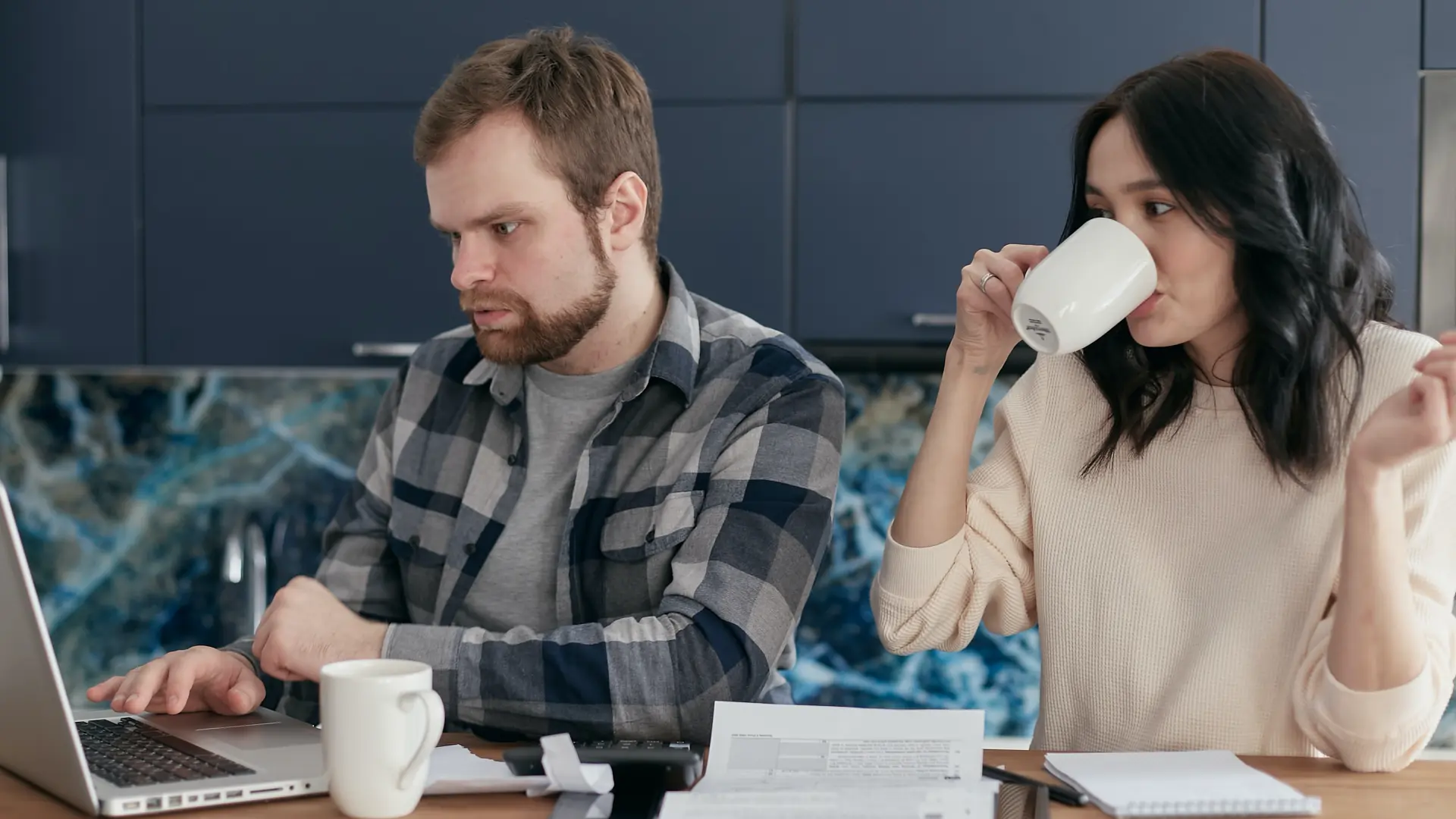 La 'regla de las 14:00 horas' que puede mejorar tu calidad de sueño