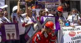 Viacrucis frente al TSJ: familiares exigieron liberación de 170 trabajadores de Pdvsa (Fotos)