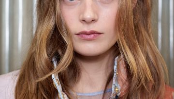 Noelia Jiménez, peluquera: «Uno de los errores comunes es pedir muchas capas pensando que así habrá más volumen porque puede dejar el cabello pobre y sin peso»