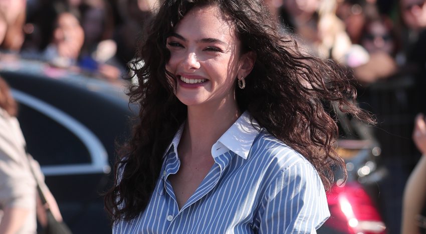 Por qué las francesas nos engañan tan bien con la piel como sin maquillar, el pelo despeinado pero peinado y los labios efecto mordido