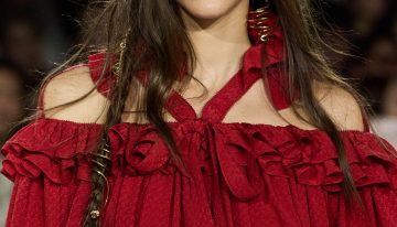 Las formas de aplicar el colorete que más rejuvenecen y hemos visto en París y a las chicas Chloé