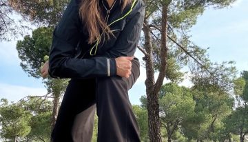 Nuria Roca (53 años): caminatas de 12 km «para pensar, respirar, pasear y disfrutar del campo», las 4 claves de su rutina de ejercicio para mantenerse en forma