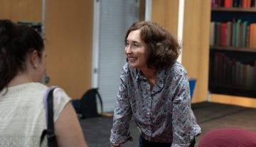 Elsa Punset (62 años), filósofa y escritora: «Hasta el último día de nuestra vida estamos programados para aprender y para cambiar»