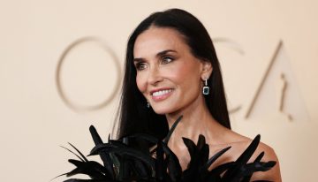 El cambio de look de Demi Moore, de nuevo, lo más comentado de la alfombra roja en los Premios Oscar 2026: entonces, ¿el corte de pelo bob era una peluca o la melena XL son extensiones?