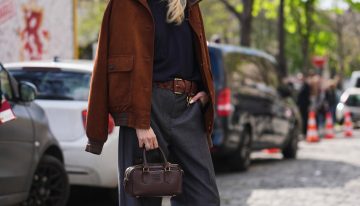 Para sorpresa de nadie, la chaqueta definitiva de la primavera es de ante, de corte a la cadera y con bolsillos XL