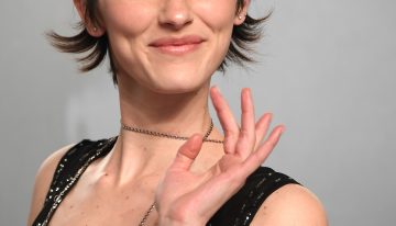 El nuevo protocolo ‘beauty’ de las invitadas cool: ir menos producida (aunque no lo parezca)