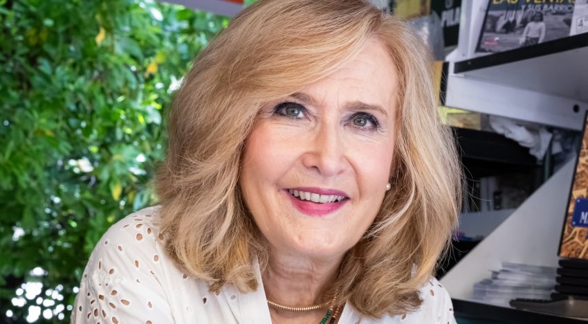 Nieves Herrero (68 años): «Hago bicicleta mientras monto el programa de radio y, por la noche, voy a clases de pilates, estiramientos o hago máquinas, además de seguir una dieta rica en pescado y verduras crucíferas»